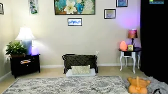 nadiatiger Cute brunette with natural tits chatting in fries