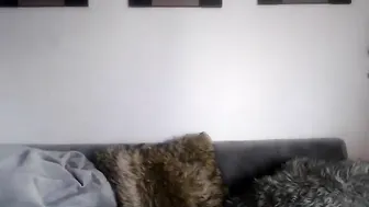 kristennn Desired model masturbates shaved pussy