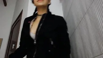 anarossanna masturbating in the kitchen