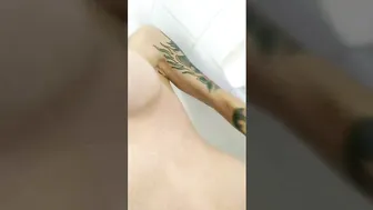 siansunrise-fun-in-the-shower-with-explosive-ending-2018-02-27_OMwBXT