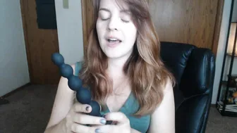 tawneyssexed b-vibe-cinco-vibrating-anal-beads-2020-01-06_bCMnjZ