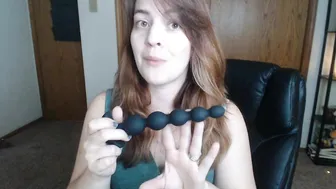 tawneyssexed b-vibe-cinco-vibrating-anal-beads-2020-01-06_bCMnjZ