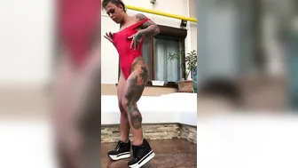 Mayamuscledwomen OnlyFans  -19-11-10 8712973 Is it summer again Hmmm bec i love to go out with no clothes 480x848