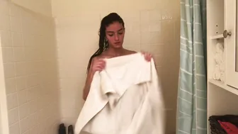 Emily Willis -Obviously I was struggling a little this morning lol here???? me taking a shower before I stretched my ass out