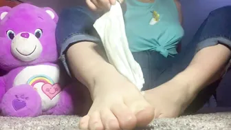 Goddess Lola - g0ddesslola onlyfans  -2020-01-01  Foot tease ft. My dirty socks 3