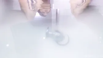 Monte Luxe -An underwater journey of my butt plug