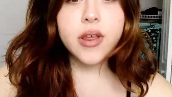 Thighschooler in a Live Adult Video Chat Room Now