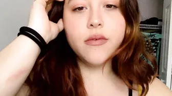 Thighschooler in a Live Adult Video Chat Room Now