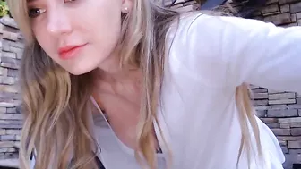 alexis leggy babe