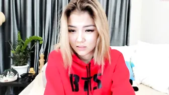 cute_lee flirty passiona masturbates with sex toy