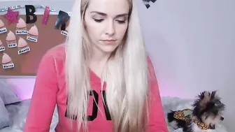 scarlettmiles hot young lady is fucking pussy