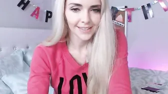 scarlettmiles hot young lady is fucking pussy