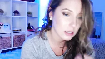 brielleday busty babe caresses nipples