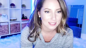 brielleday busty babe caresses nipples