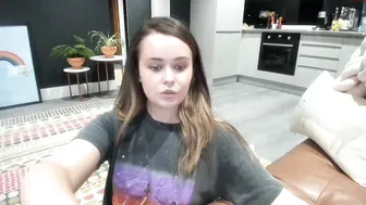 saylemuk naughty lady jerking off her pussy