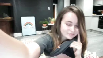 saylemuk naughty lady jerking off her pussy