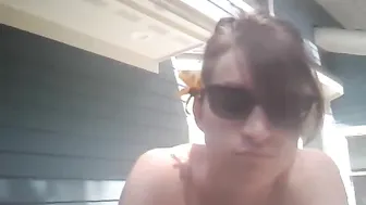 jalyn whore chick sucks penis gentleman