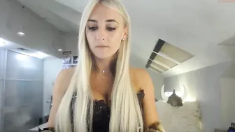 staceyadams girl in stockings shows juicy ass