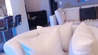 lili_jones busty lady masturbates the front cap with a sex toy