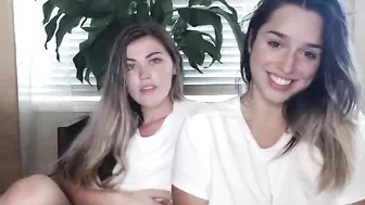 oliviaxorose slutty bitch masturbates cunt