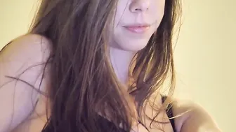 kateelife tender blonde squeezes boobs