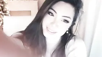bunni_ hot babe gently jerks pussy
