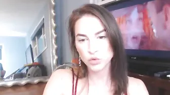 jalyn thick blonde body masturbates pussy