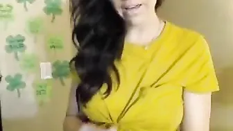 ravintavin gets squirt orgasm