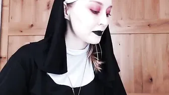 nataliagrey busty slut jerks off and cums