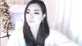 bunni_ petite chick fucks herself with toys