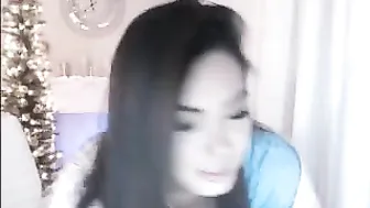 bunni_ petite chick fucks herself with toys