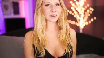 misskreazy fucks herself in red dildo