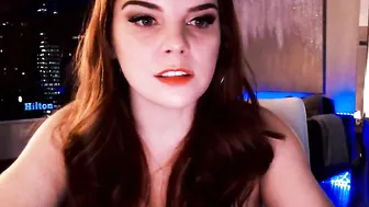 ivygrace beautiful lady pulls pussy