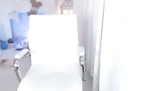 bunni_ petite slut masturbates with her fingers