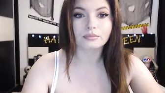 busty_ema crazy bitch hard fingering both holes