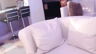 lili_jones latin slut brightly fingering shaved holes