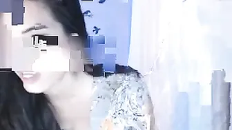 bunni_ Sultry brunette