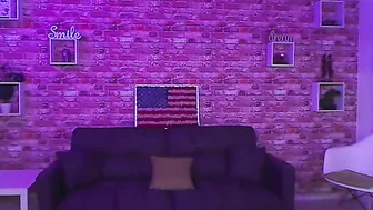 amelianaked harlot posing in pantyhose