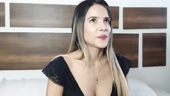 emiliana_cruz petite slut masturbates with her fingers