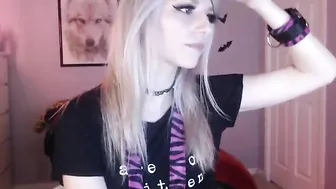 serafina the charming bitch twirls a big booty