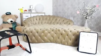 elouiseplease busty slut caresses shaved pussy