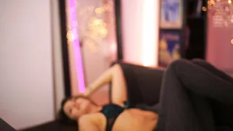 jessperation pretty lady gently masturbates cunt