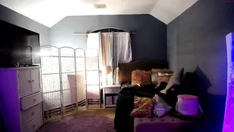 xo_morgan the charming female masturbates both holes