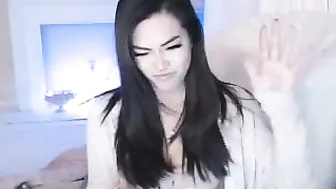bunni_ a cool lady rides a sex toy