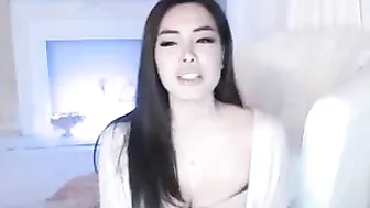 bunni_ a cool lady rides a sex toy