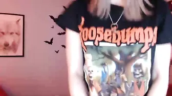 serafina adorable petite effectively jerking pussy