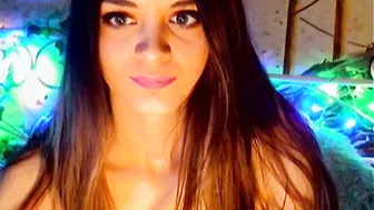 fluffinrayray busty woman posing in panties