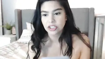 rorriegomez busty hottie caresses shaved pussy