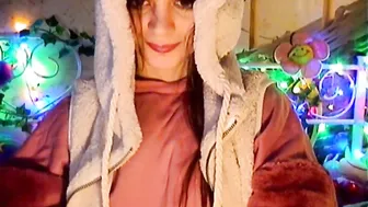 fluffinrayray extravagant fucking dances with a long dildo