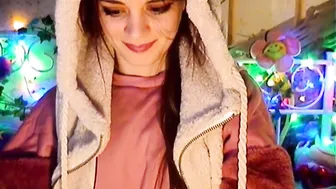 fluffinrayray extravagant fucking dances with a long dildo